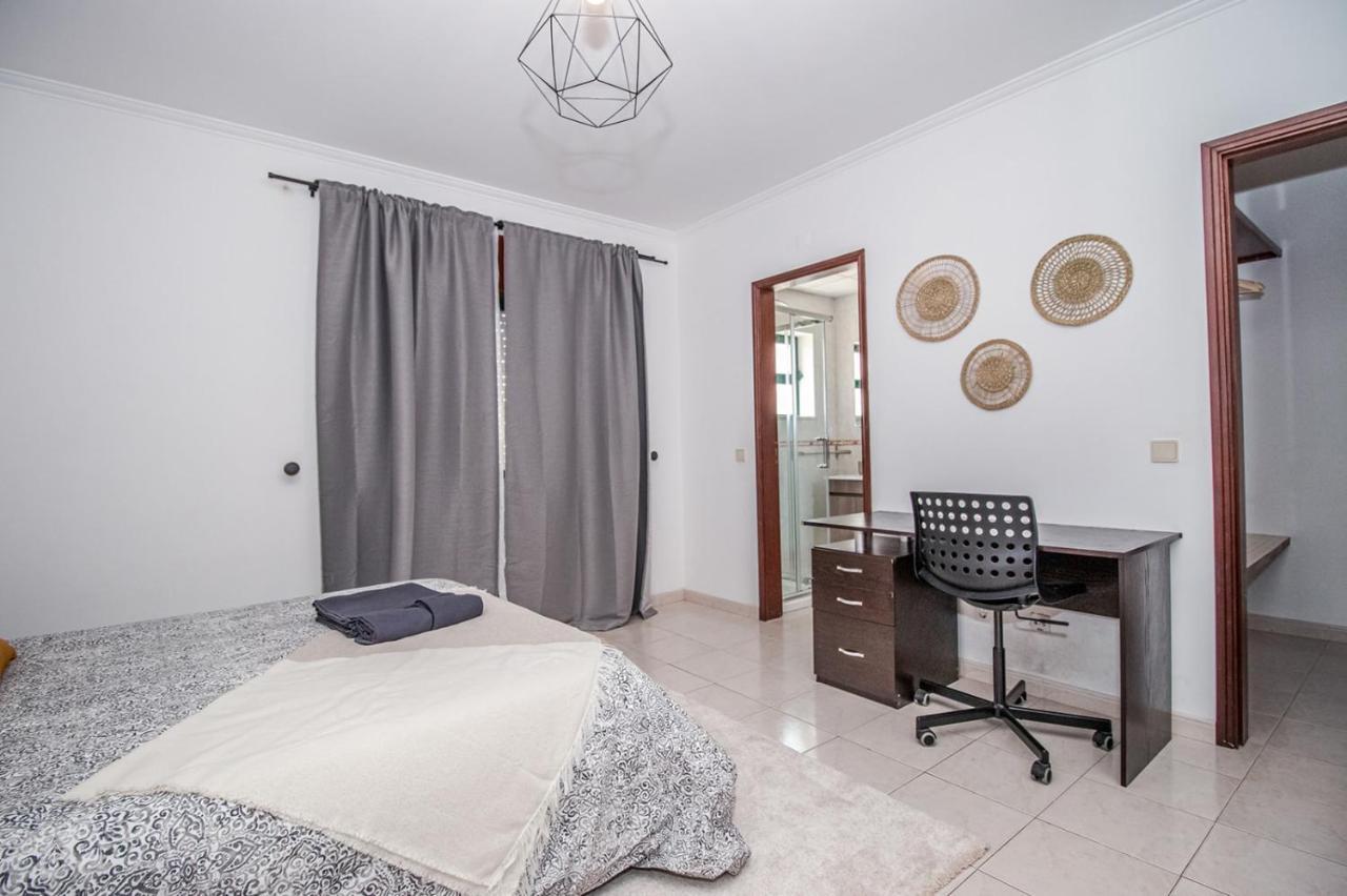 Charming Private Rooms In An Apartment A2 Penha - Faro Luaran gambar
