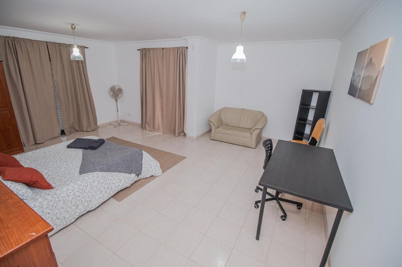 Charming Private Rooms In An Apartment A2 Penha - Faro Luaran gambar